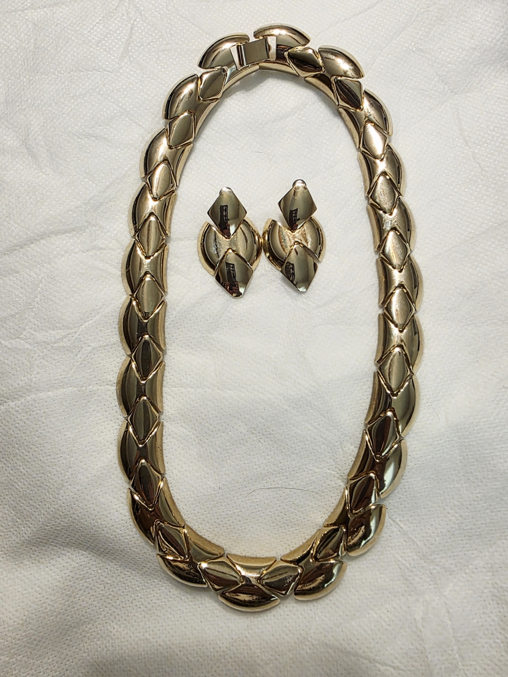 Vintage 80s Gold Tone Chevron Segmented Choker Necklace & Matching Earring Set